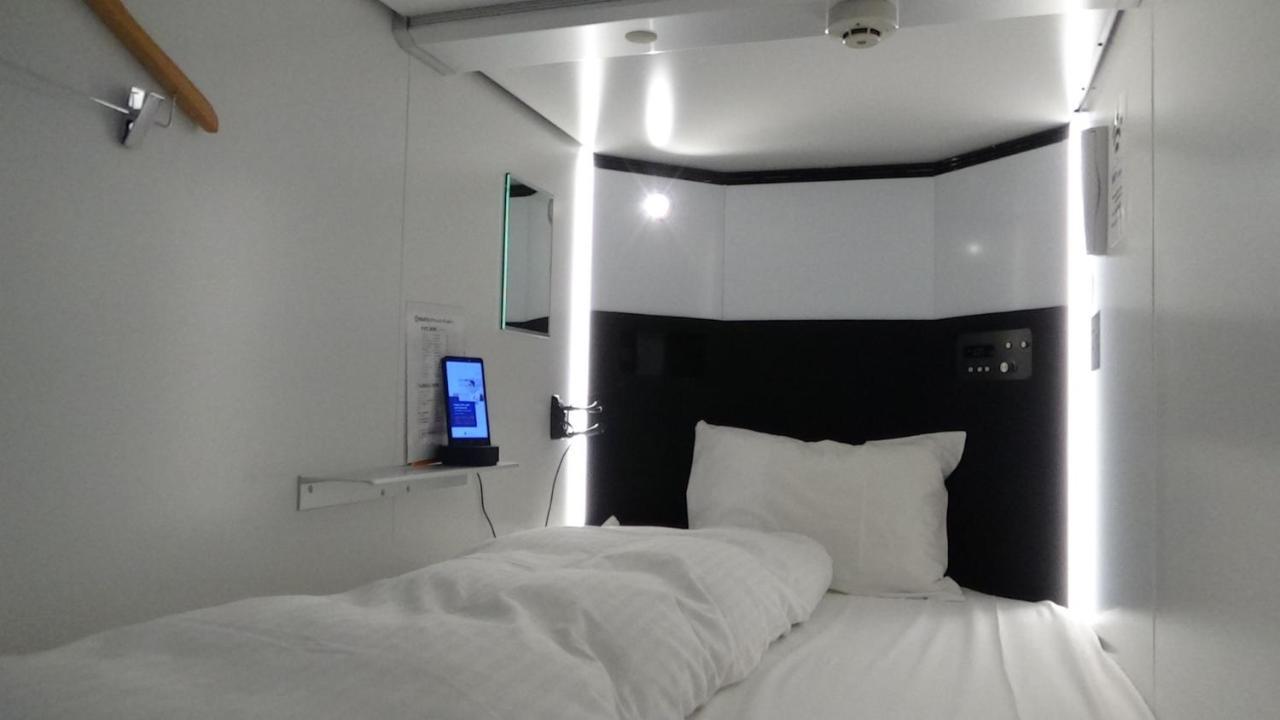 Hearts Capsule Hotel & Spa Hakata Fukuoka  Exterior foto