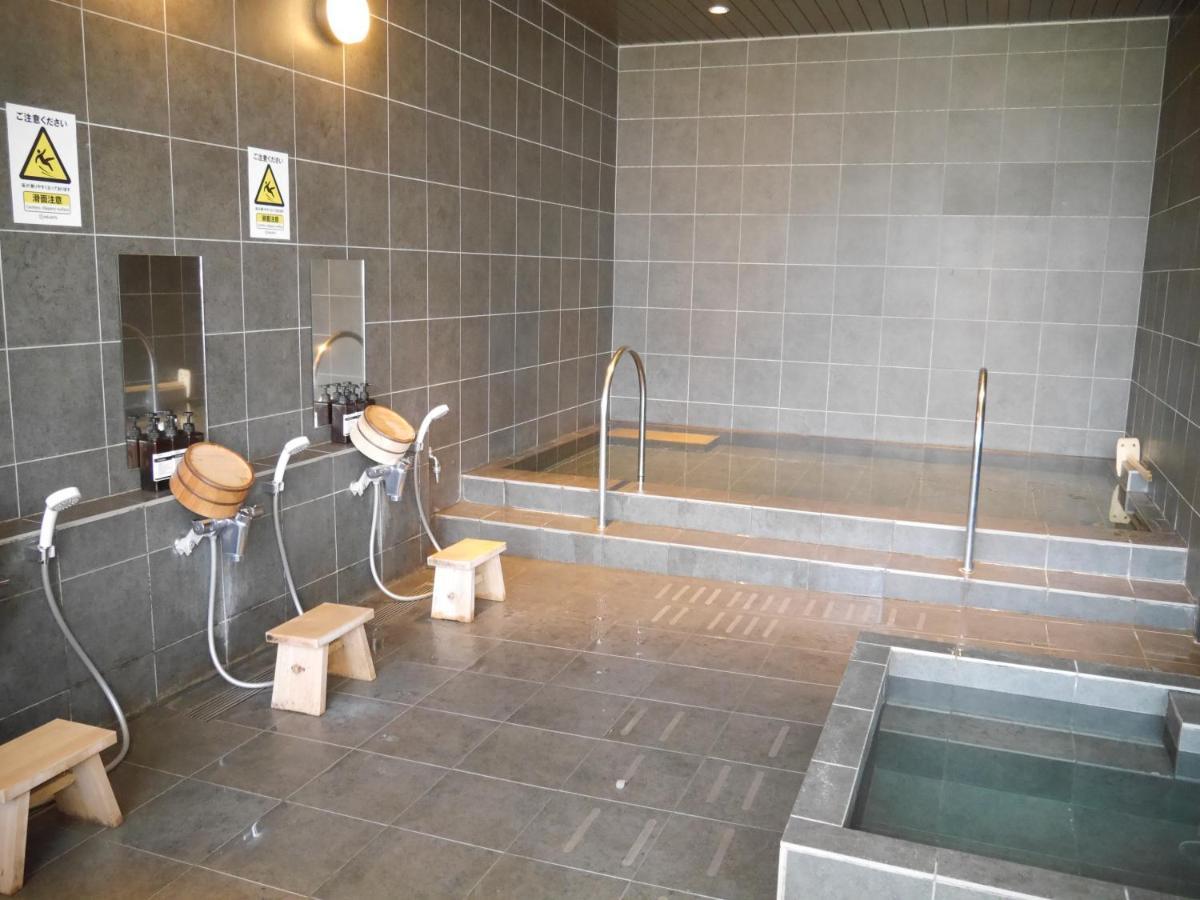 Hearts Capsule Hotel & Spa Hakata Fukuoka  Exterior foto
